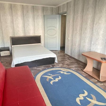 1-комнатная квартира в центре! Петропавловск Экстерьер фото